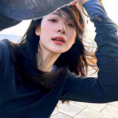 想被拥抱的12个女人